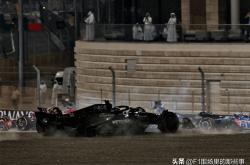极速赛车世界-F1卡塔尔站-汉密尔顿和拉塞尔撞车到底谁之过？