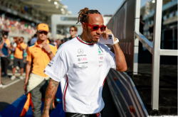 极速赛车世界-刘易斯·汉密尔顿谈到沙特阿拉伯大奖赛在W15中的挣扎