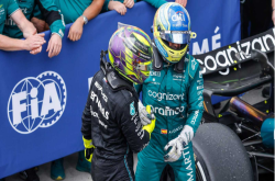 极速赛车世界-费尔南多·阿隆索合同签署，梅赛德斯发现刘易斯·汉密尔顿–F1赛车新闻综述