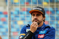 极速赛车世界-费尔南多·阿隆索希望老车队迈凯伦能够改善阿斯顿·马丁的命运