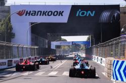 极速赛车世界-电动方程式第十赛季季前赛打响，所有赛车仍装备韩泰iON赛车轮胎